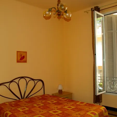 Apartment Maison, Centre Ville, Proche Commerce Menton